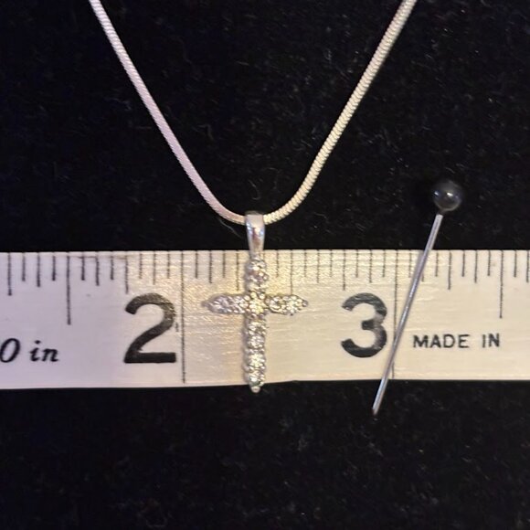 Beautiful Express Brand Silver Tone Chain and Pendant (16") for any occasion - Picture 14 of 14